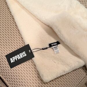 Apparis Women's Cream Faux Fur scarf